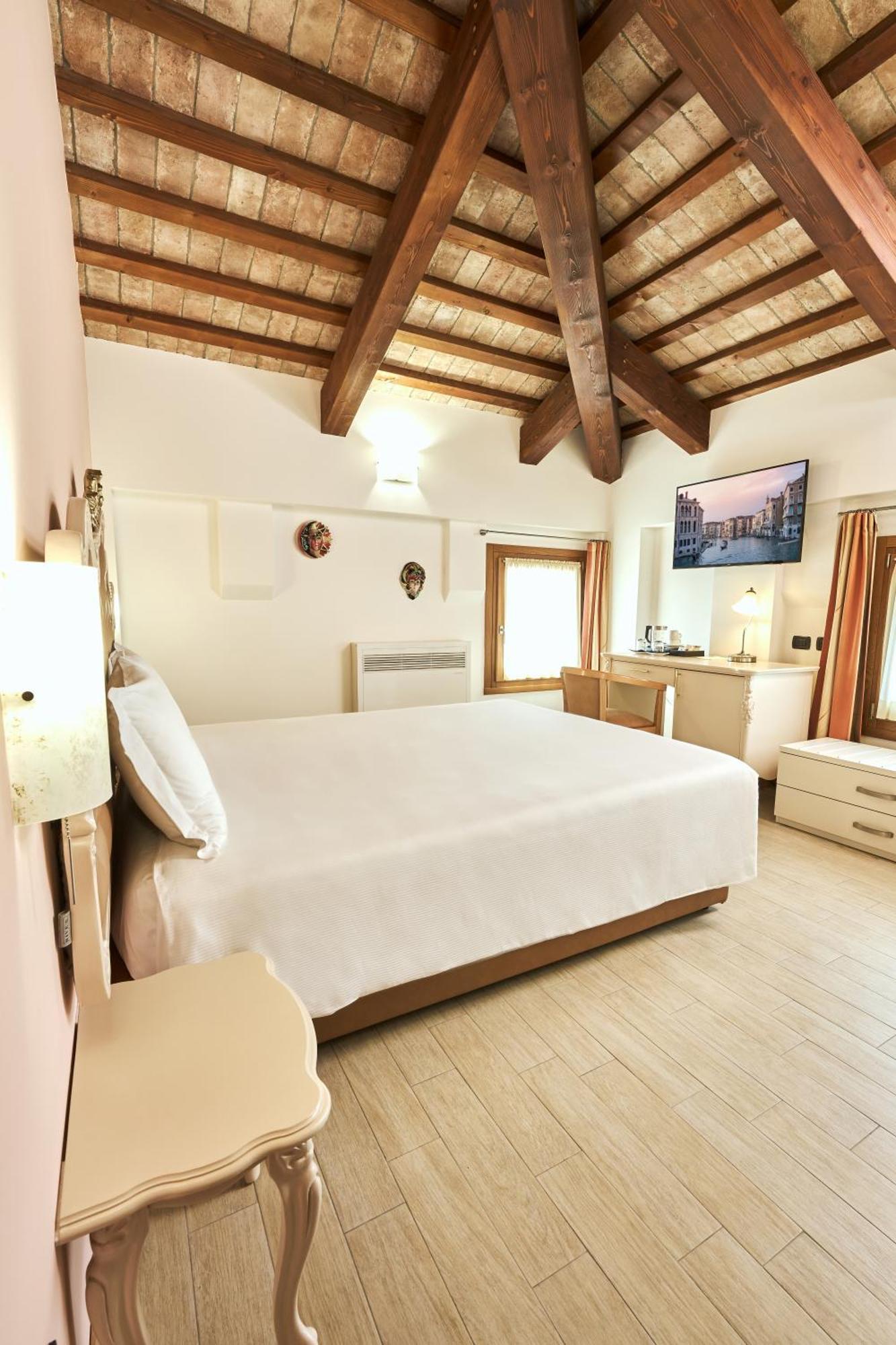 Antica Corte Marchesini 3* Campagna Lupia