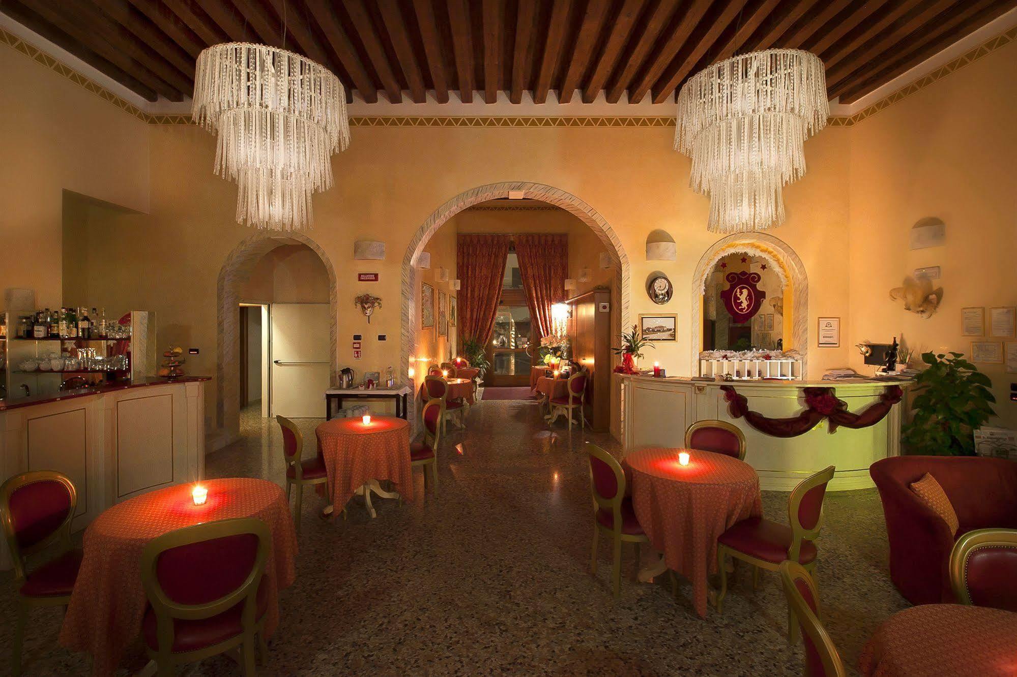 Antica Corte Marchesini 3* Campagna Lupia