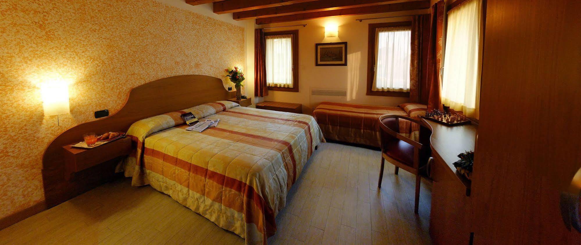 Antica Corte Marchesini 3* Campagna Lupia